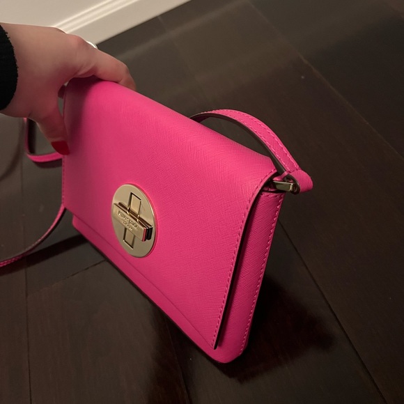 KATE SPADE HOT PINK CROSSBODY - perfect condition barely worn - Picture 2 of 3
